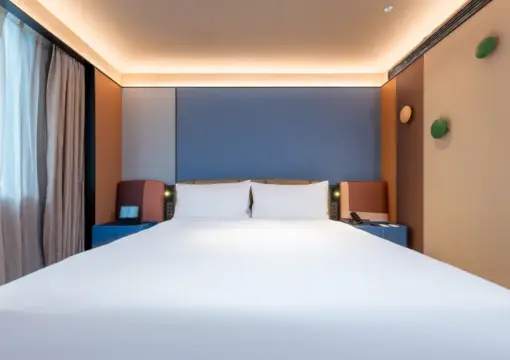 Business Queen Room